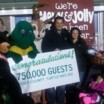 ESSEX COUNTY EXECUTIVE DIVINCENZO WELCOMES NUTLEY FAMILY TO ESSEX COUNTY TURTLE BACK ZOO AS 2015 ATTENDANCE REACHES 750,000
